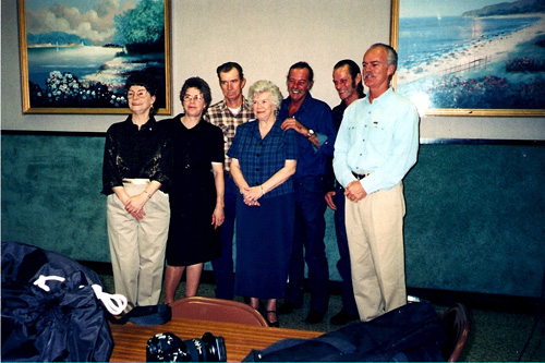 Linda DORSEY Stokes, Brenda DORSEY Pierce, Randy (Dorsey) Frye (my dad), Scott Dorsey, Stanley Dorsey, Connie Dorsey and in front Ina McGINNIS Dorsey Bassett
